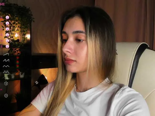 Live sex webcam photo for DarlaBelle #292025691