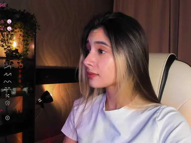 Live sex webcam photo for DarlaBelle #292073116