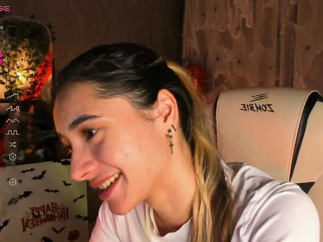 Live sex webcam photo for DarlaBelle #292080133