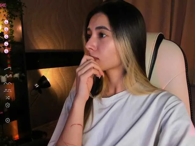 Live sex webcam photo for DarlaBelle #292212342