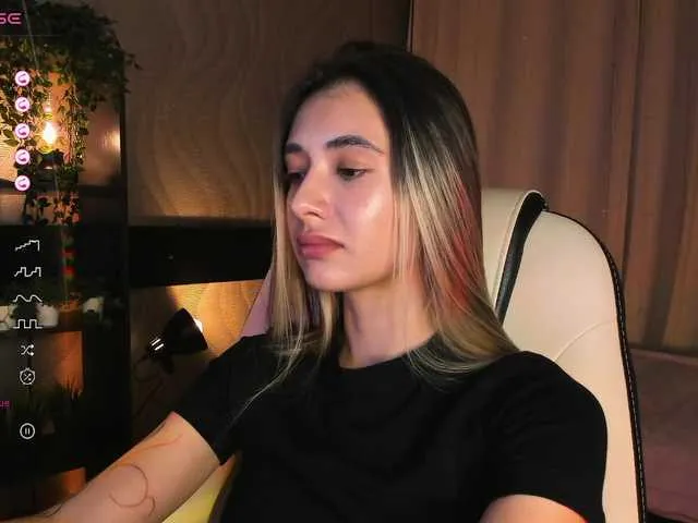 Live sex webcam photo for DarlaBelle #292260099