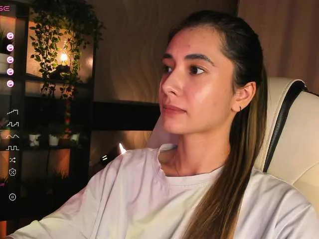 Live sex webcam photo for DarlaBelle #292306297