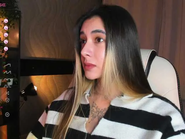 Live sex webcam photo for DarlaBelle #292400245