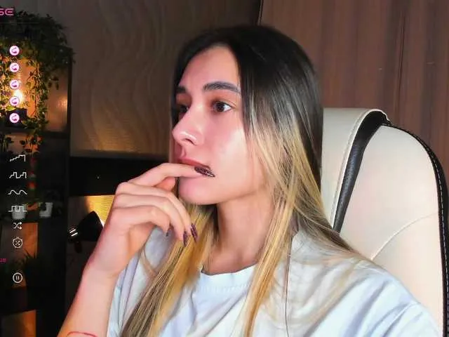 Live sex webcam photo for DarlaBelle #292414456