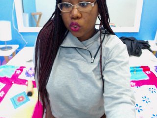 Live sex webcam photo for DarnellQueen #287919292