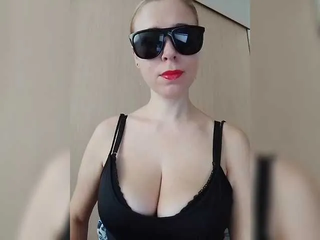 Live sex webcam photo for DashaKisa951 #290437975