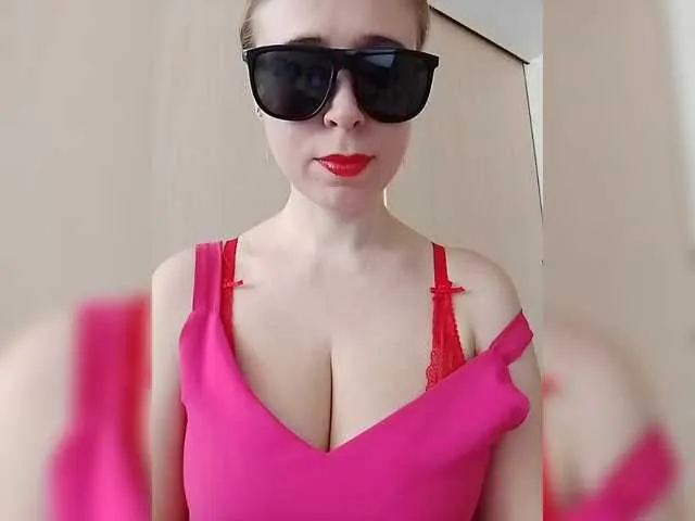 Live sex webcam photo for DashaKisa951 #290653224