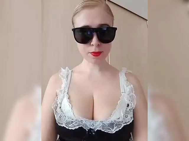Live sex webcam photo for DashaKisa951 #290667731