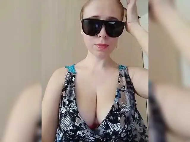 Live sex webcam photo for DashaKisa951 #290876631