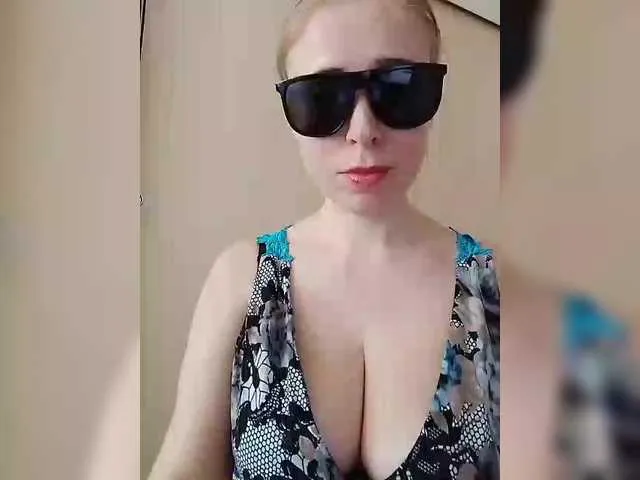 Live sex webcam photo for DashaKisa951 #291009443