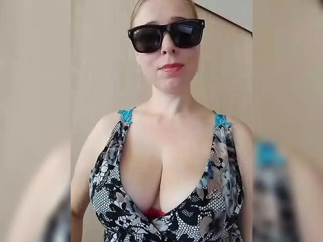 Live sex webcam photo for DashaKisa951 #291325582