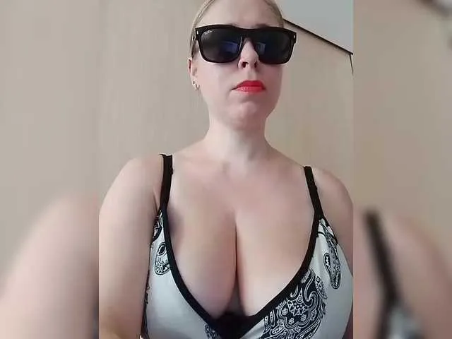 Live sex webcam photo for DashaKisa951 #293631741