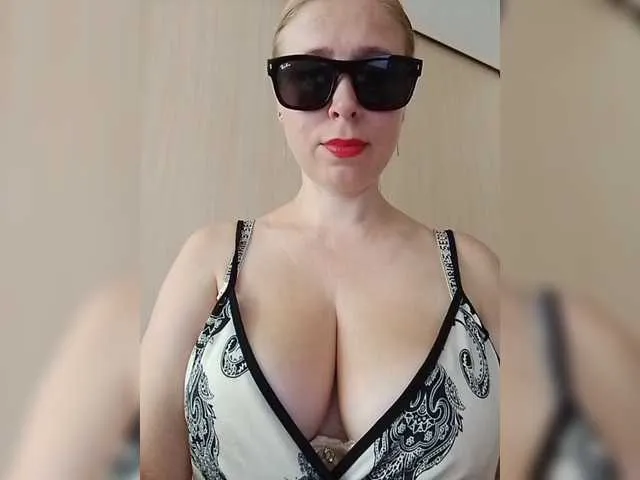 Live sex webcam photo for DashaKisa951 #293860790