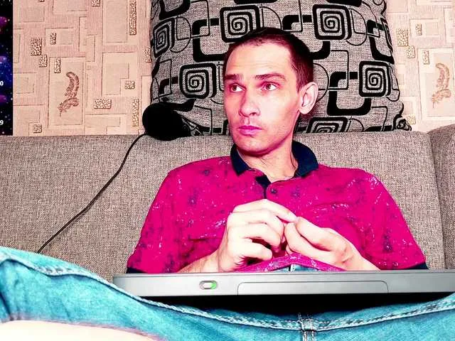 Live sex webcam photo for DavidCarroll #291338538