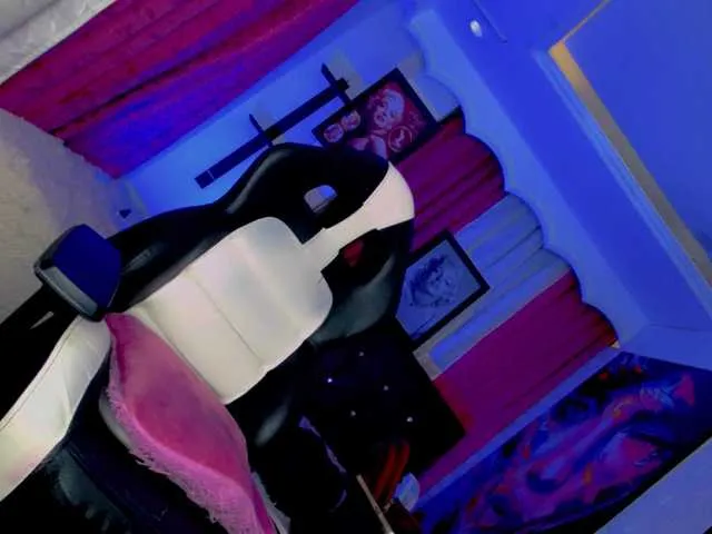 Live sex webcam photo for DayanaHott #291084901