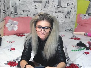 Live sex webcam photo for Daylhanna #186043854