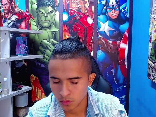 Live sex webcam photo for DayroWilsen #274303467