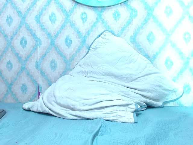 Live sex webcam photo for DayroWilsen #274444493