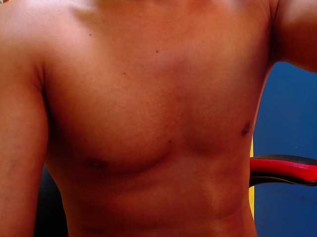 Live sex webcam photo for DayroWilsen #274609595