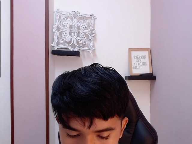 Live sex webcam photo for DayroWilsen #276691112