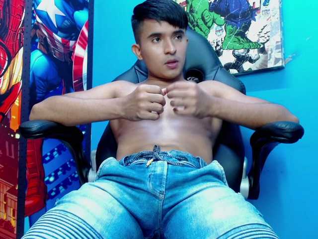 Live sex webcam photo for DayroWilsen #276783888