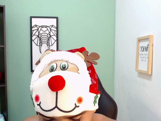 Live sex webcam photo for DayroWilsen #276935968