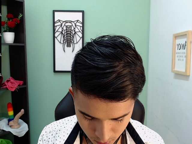 Live sex webcam photo for DayroWilsen #277147249