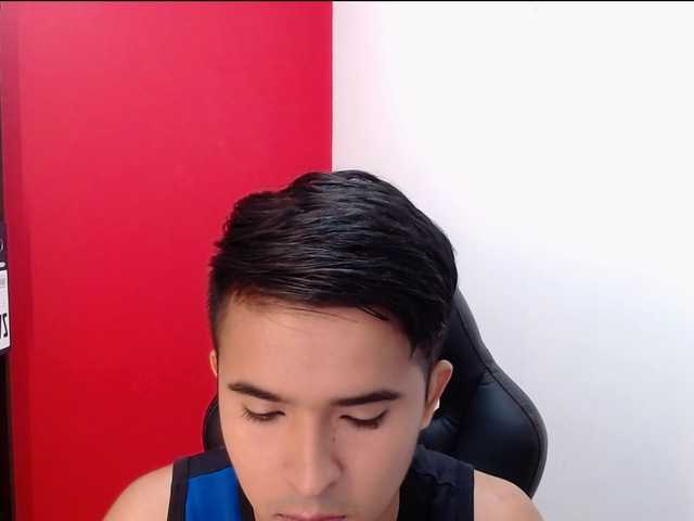 Live sex webcam photo for DayroWilsen #277388977