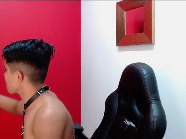 Live sex webcam photo for DayroWilsen #277465406