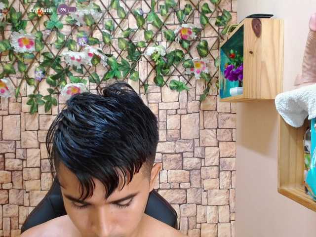 Live sex webcam photo for DayroWilsen #278182483