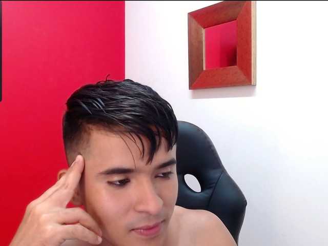 Live sex webcam photo for DayroWilsen #278298108