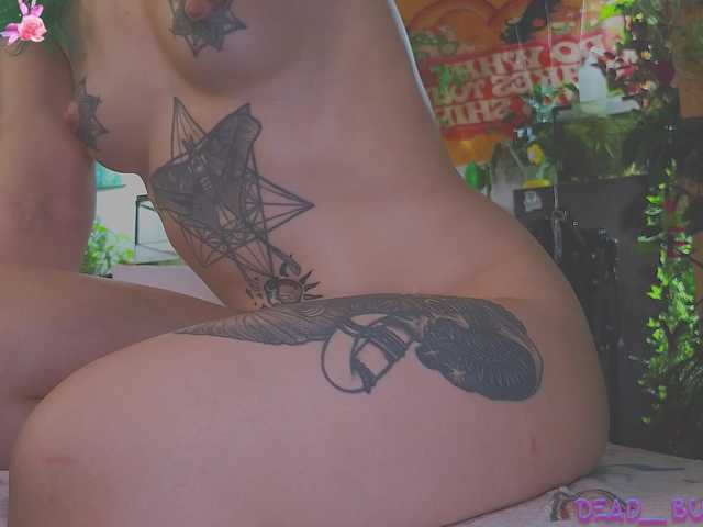 Live sex webcam photo for DeadButterfly #290689620