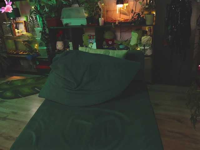 Live sex webcam photo for DeadButterfly #292219459