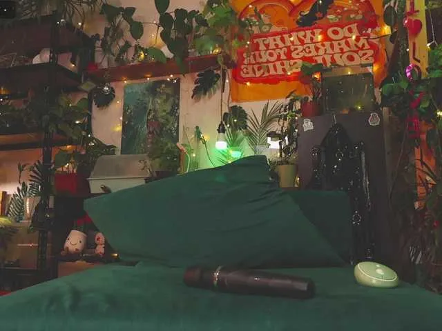 Live sex webcam photo for DeadButterfly #292414471