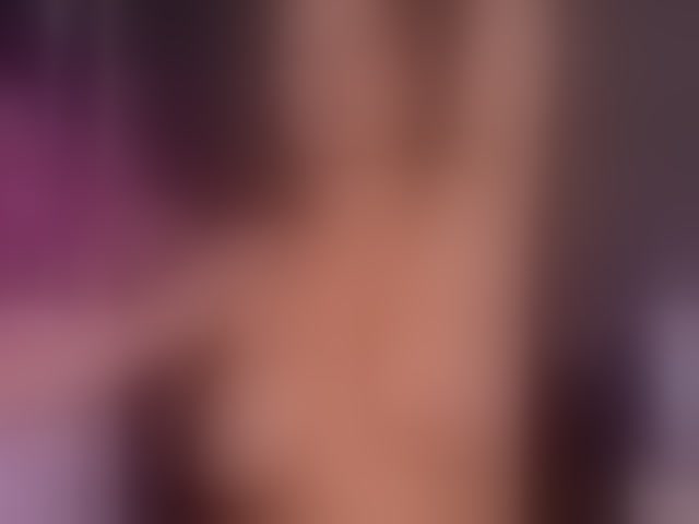 Live sex webcam photo for DeeaDiamond1 #293819924