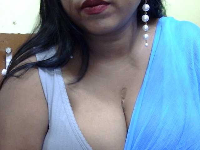 Live sex webcam photo for Deepika2397 #279130722