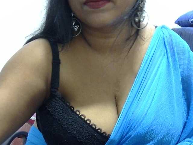 Live sex webcam photo for Deepika2397 #289893364