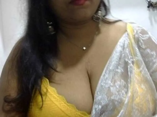 Live sex webcam photo for Deepika2397 #290751958