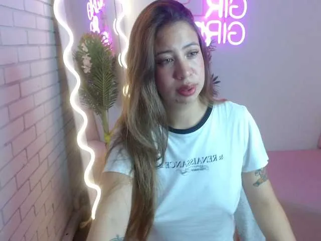 Live sex webcam photo for Deissy-tay #290303756