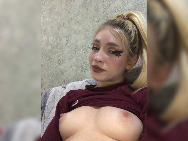 Live sex webcam photo for Delinia #273025200