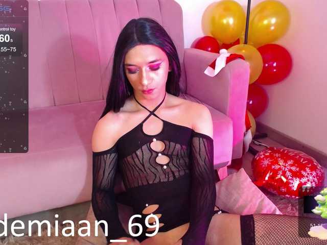 Live sex webcam photo for Demiaan- #276992300