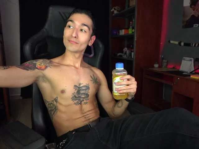 Live sex webcam photo for Demonlust666 #290415892