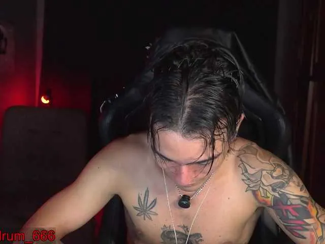 Live sex webcam photo for Demonlust666 #292775261