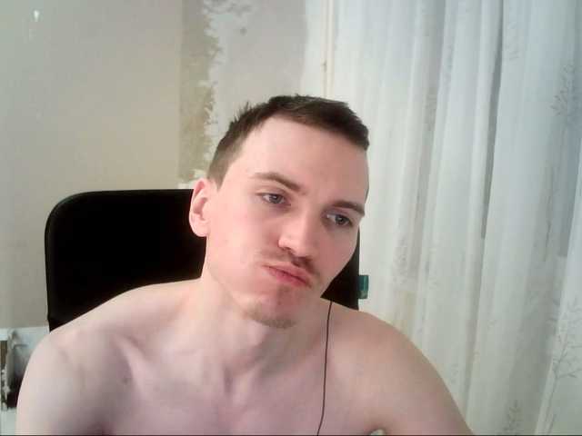 Live sex webcam photo for DenisYurchuk #277577750