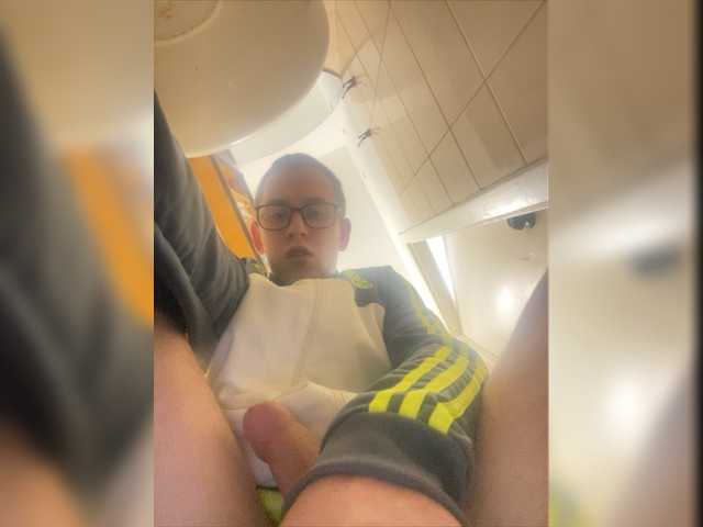 Live sex webcam photo for Dentern04 #276699873