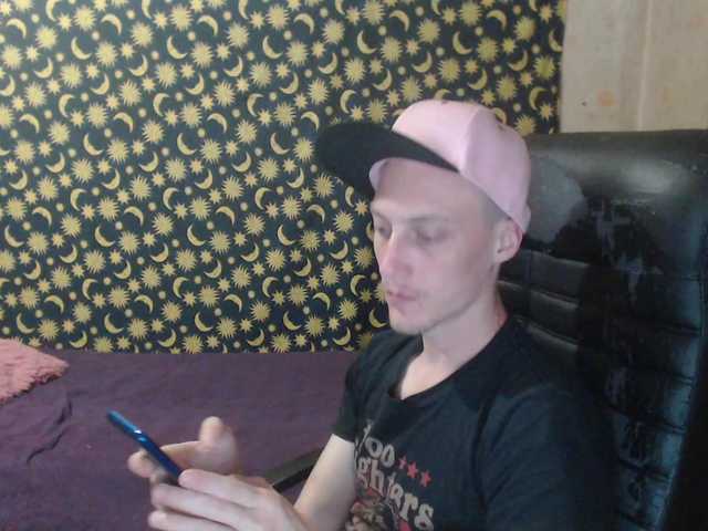 Live sex webcam photo for Denver8889 #275609558