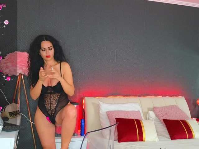 Live sex webcam photo for Desdemona #278161335