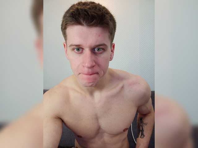 Live sex webcam photo for DesireGreg #277048828