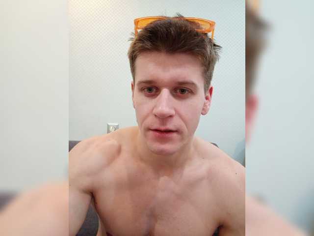 Live sex webcam photo for DesireGreg #277102631