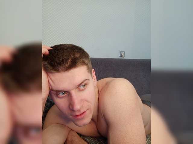 Live sex webcam photo for DesireGreg #277154621